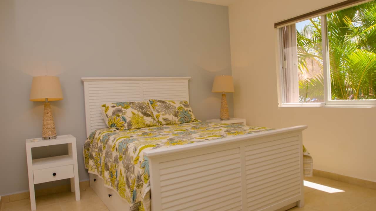 Guest bedroom