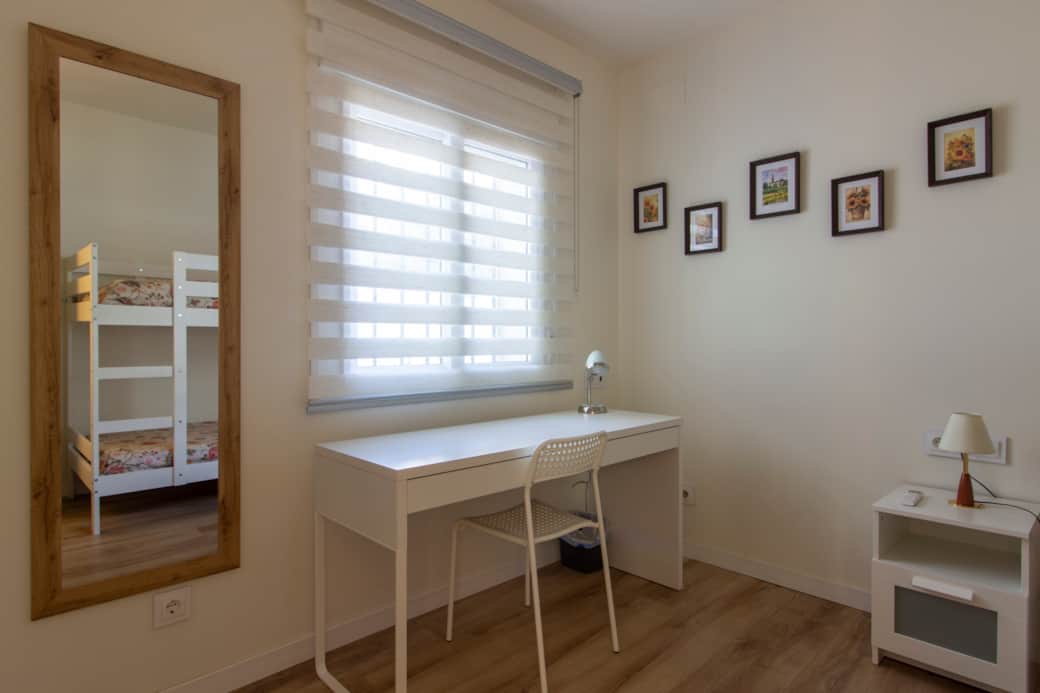 Dormitorio litera y zona trabajo