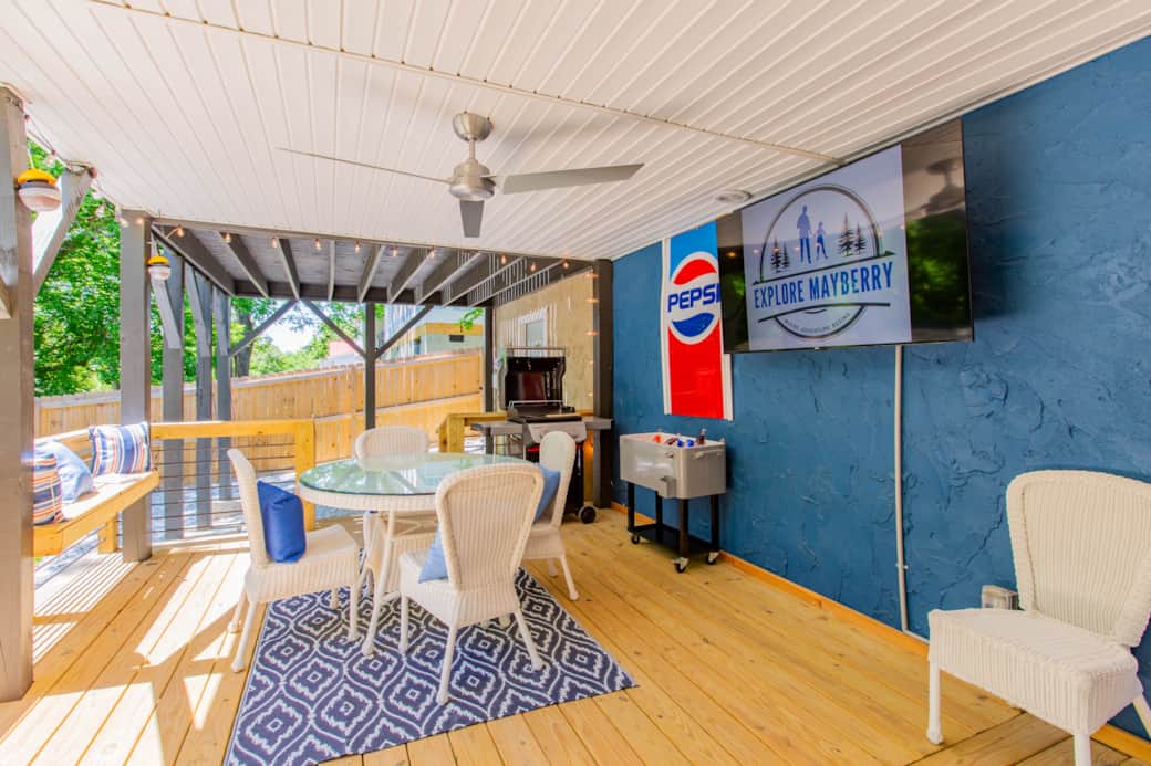 Grill Fired Up. Drinks on Ice and Game On - Your Perfect Evening Starts on the Deck