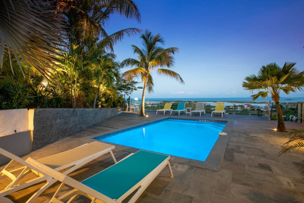 Pool by night Horizon Sbh 