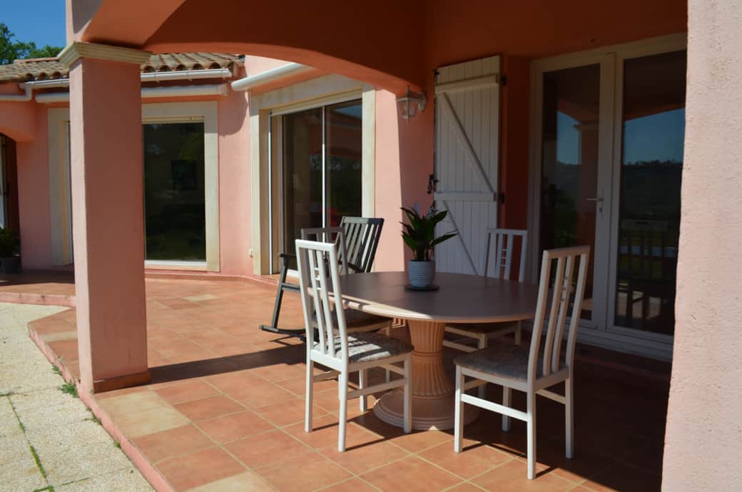 Espace repas exterieur Espace repas exterieur