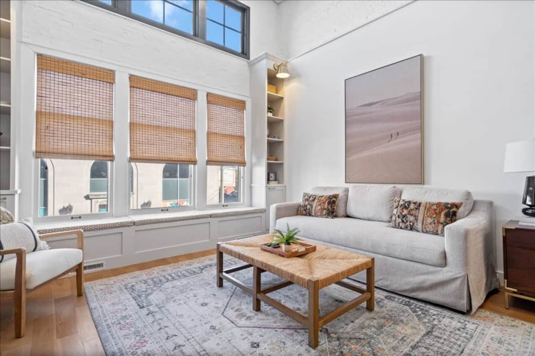 Overlooking Main Street Muncie, steps away from restaurants, shopping, coffee and more. Wake up to sunshine and city views from this bright, open-concept space.