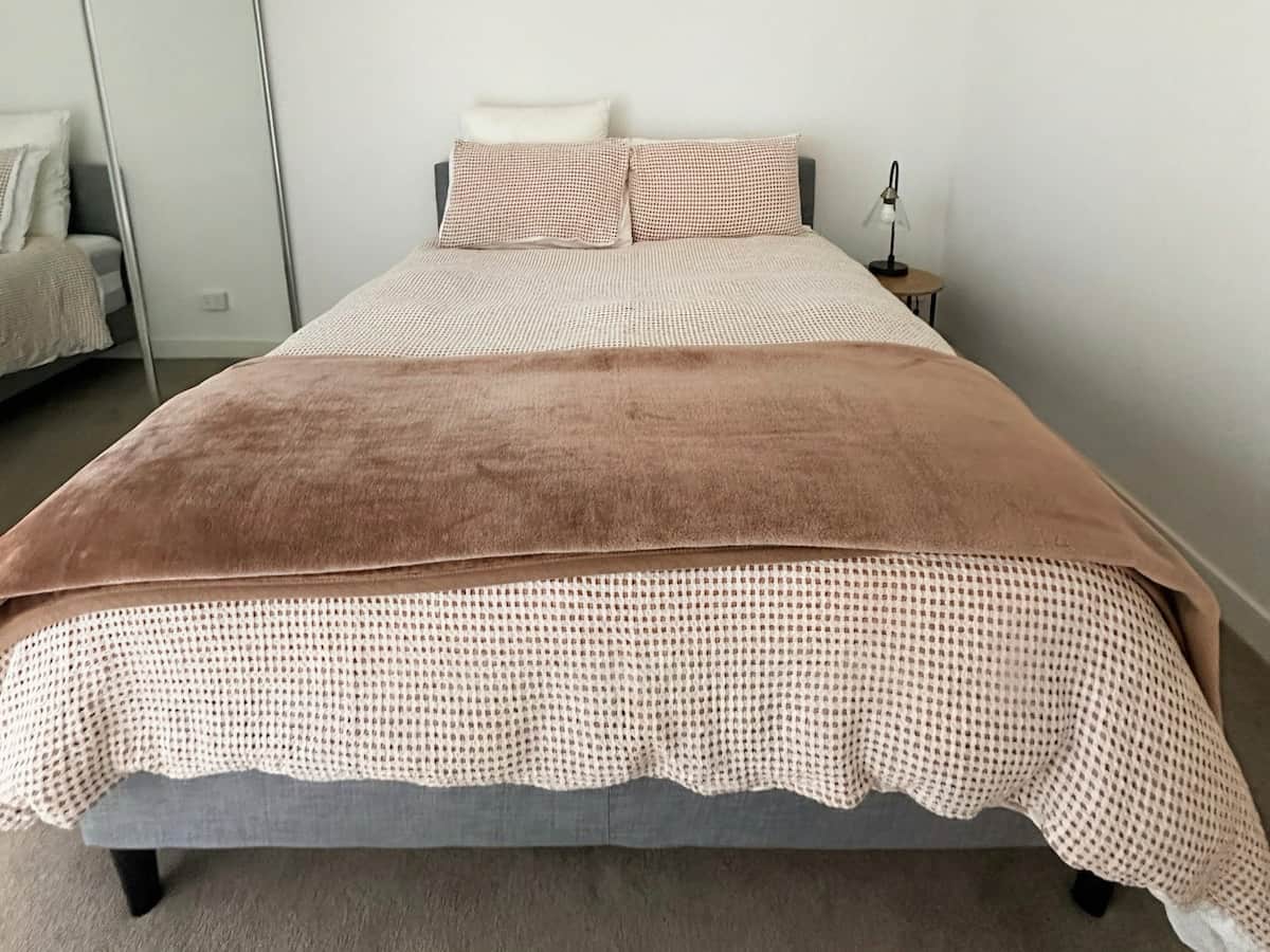 Queen bed and full wardrobe, plenty of space for your bags! 