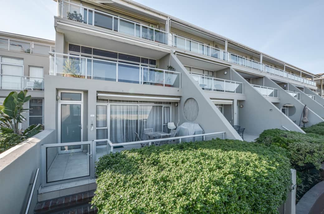 Entrance patio to apartment Entrance patio to apartment
