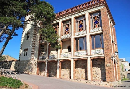 monument-sant-marti-empuries-villas-coll-costa-brava