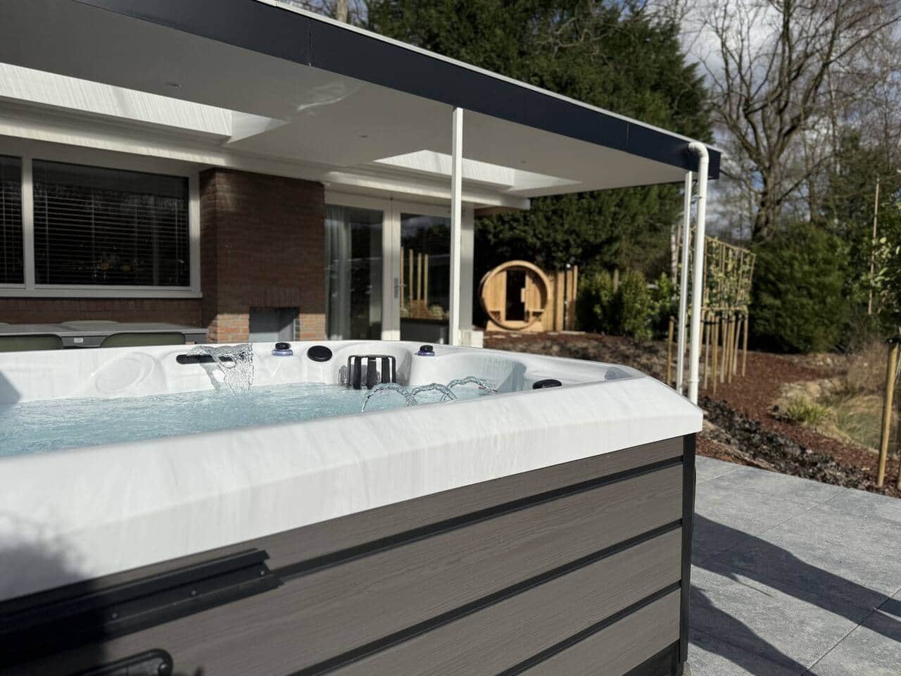 Jacuzzi