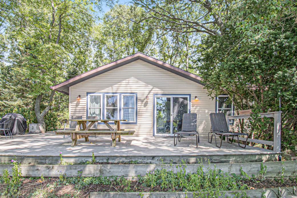 Front of house, facing the lake. 