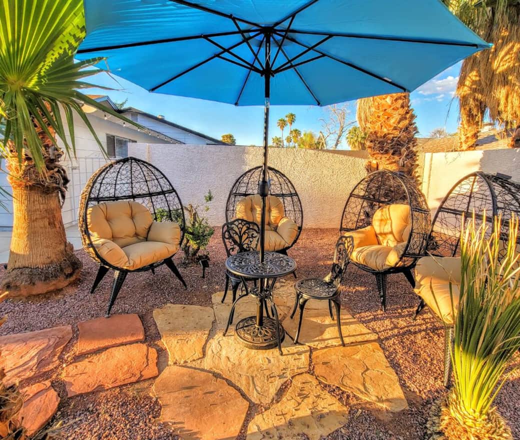 Exterior Mini Lounge