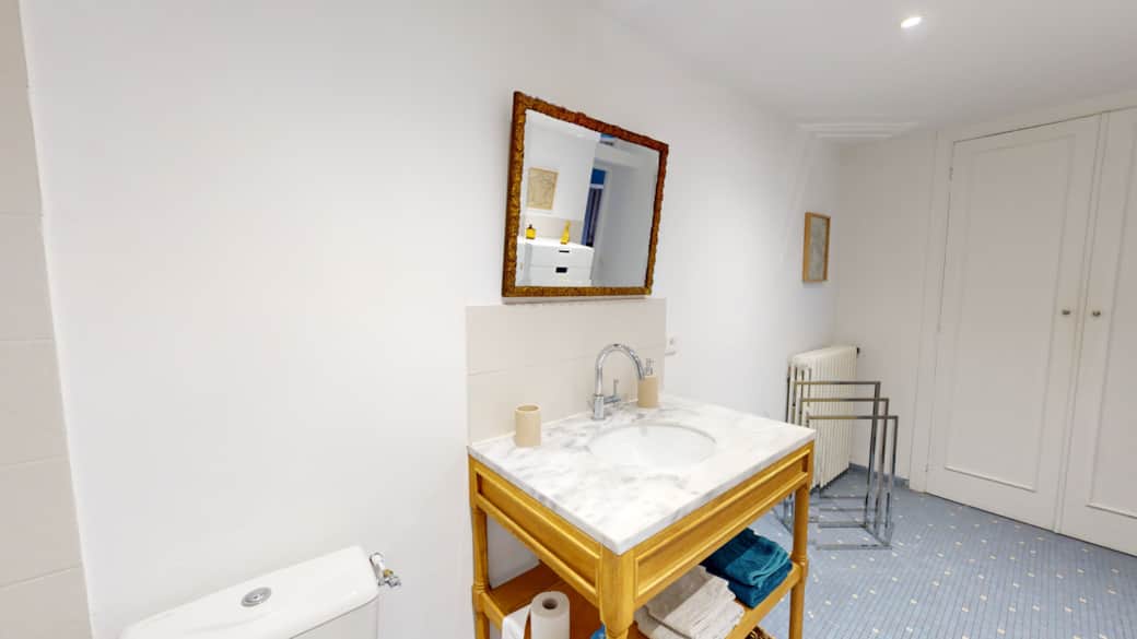 Salle de bain Saint-Ferréol : vue 1 Salle de bain Saint-Ferréol : vue 1