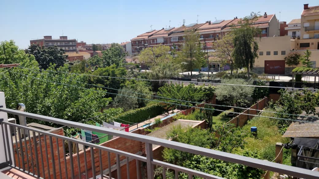 Costa Brava Apartment with Wifi and Beach in Barcelona - Balcony with terrace and garden views