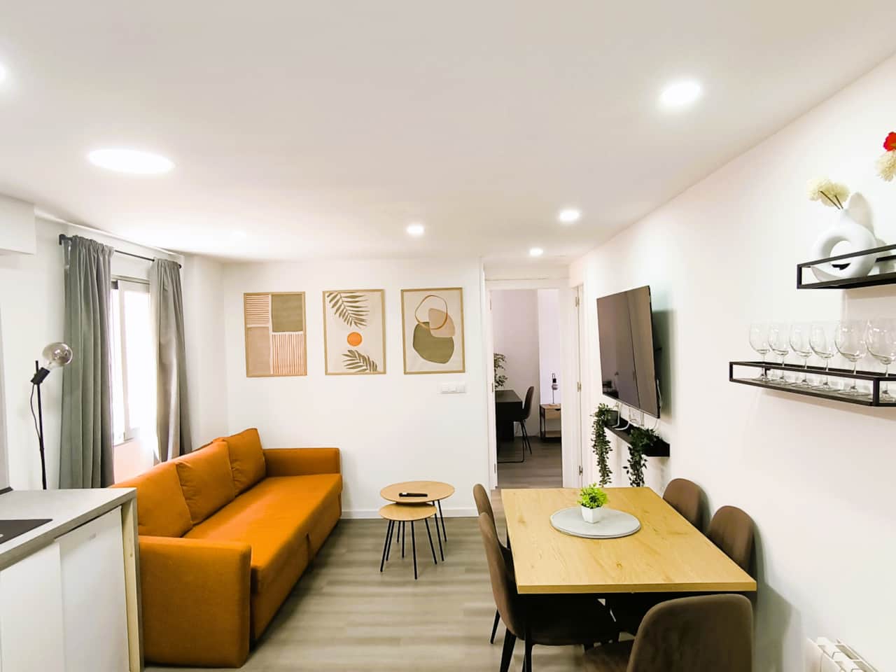 Salón con zona de comedor