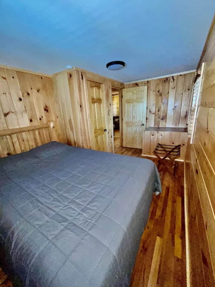 Bedroom 1 w/ queen bed