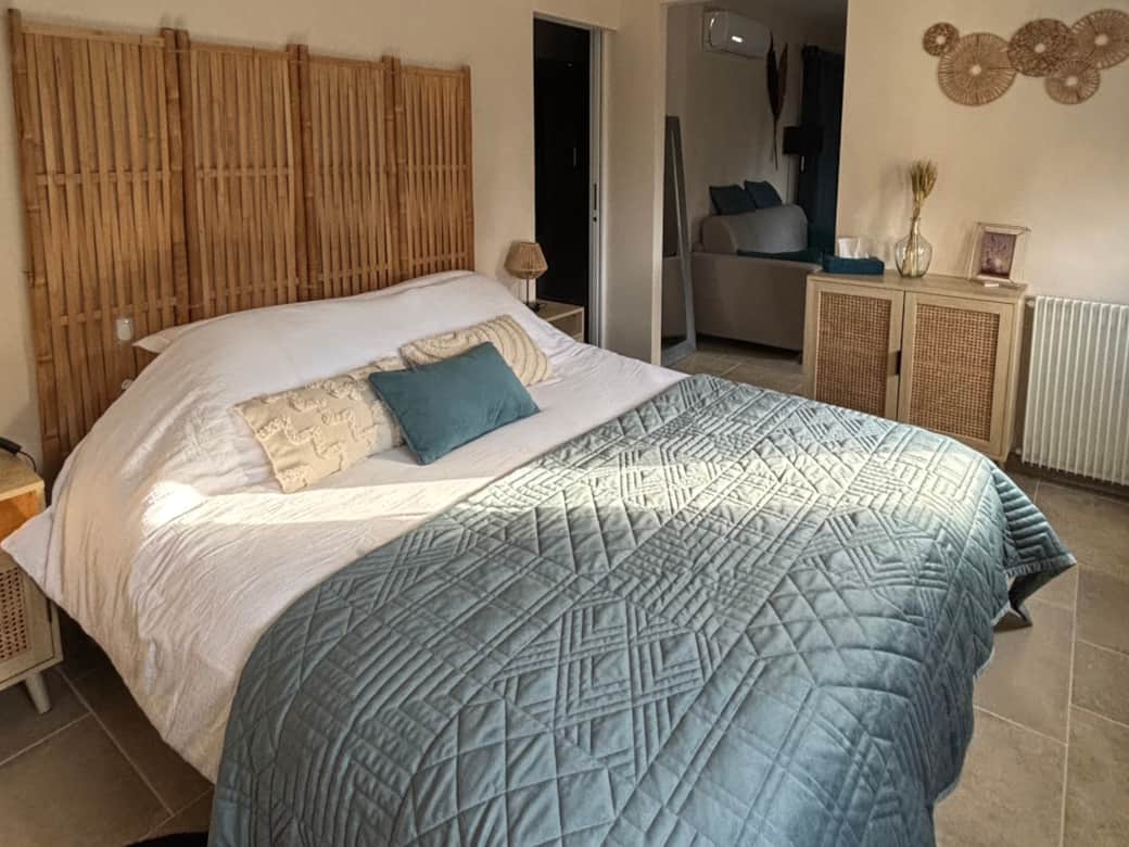 Côté nuit chbre Grenache 3 Côté nuit chbre Grenache 3