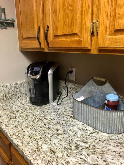Keurig coffee maker. Pods, sugar and creamer are furnished. Keurig coffee maker. Pods, sugar and creamer are furnished.