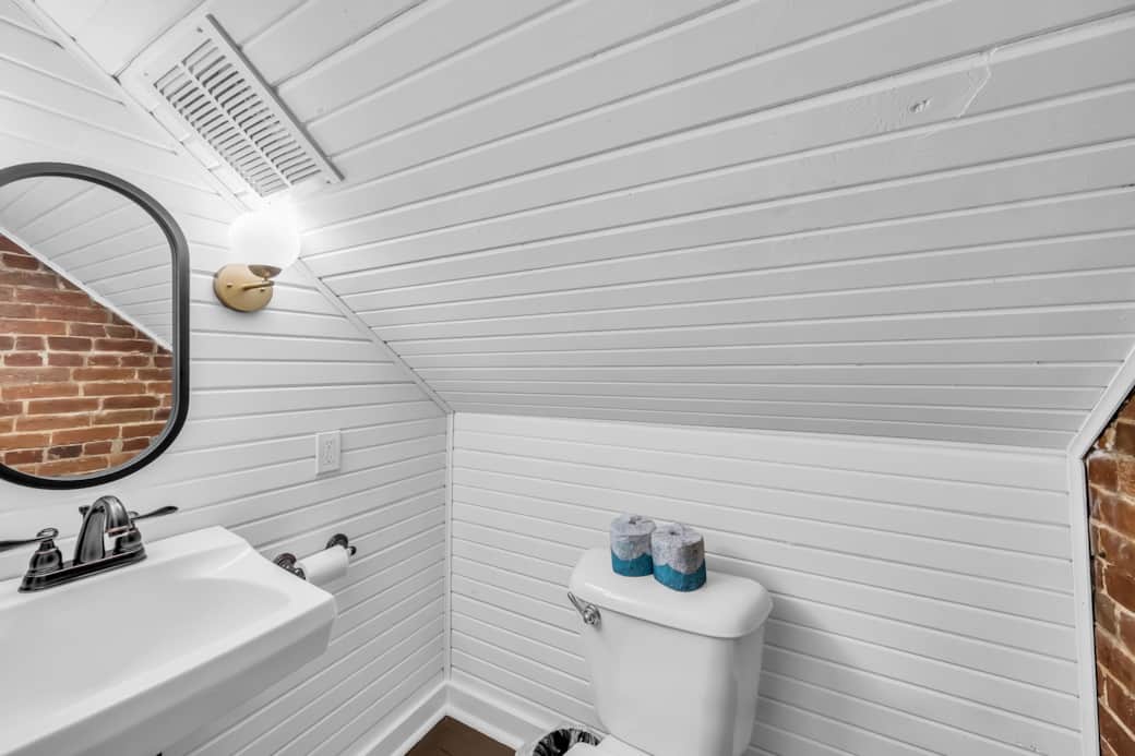 Upstairs Half Bath 