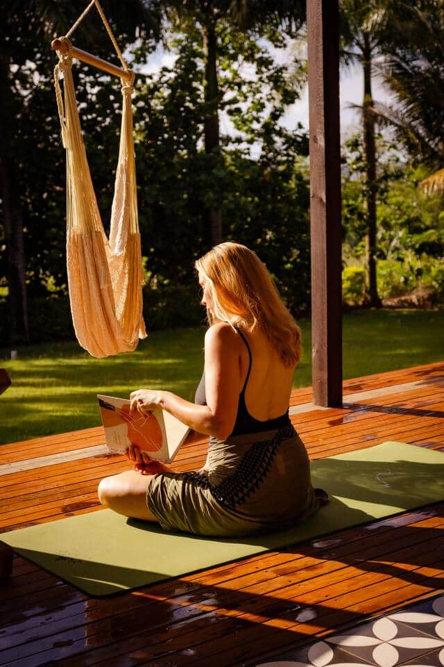 We provide 2x yoga mats and yoga blocks as well as a TRX (suspension training) set-up for your 'on holiday' work-outs.