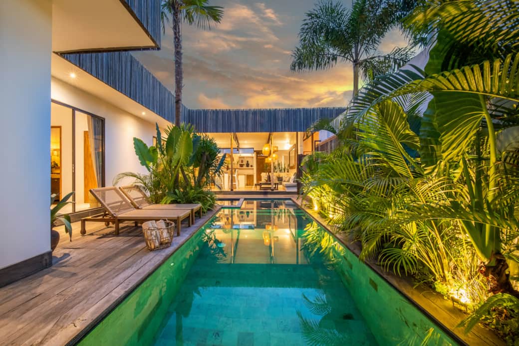 Piscine by night 2 VILLA YOGISURF 3 - Canggu- BALI Piscine by night 2 VILLA YOGISURF 3 - Canggu- BALI