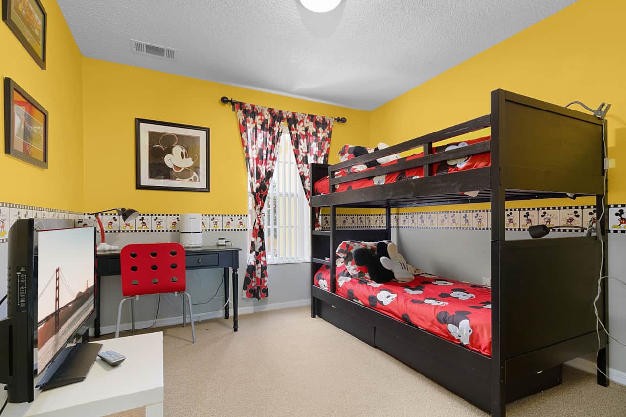 Bunk bedroom - Mickey's Disney Hideaway