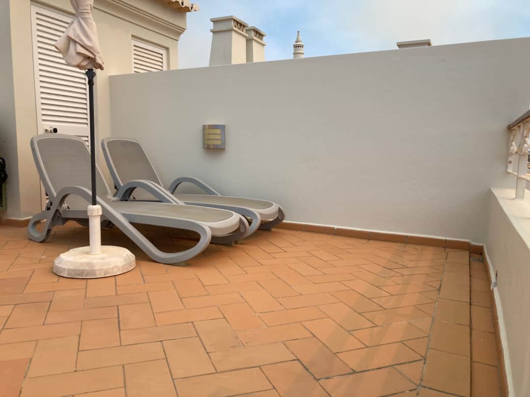 Roof terrace private sun bathing area