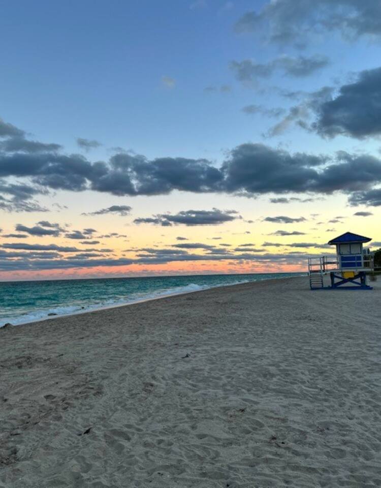 1 Bedroom Condo steps from Beach