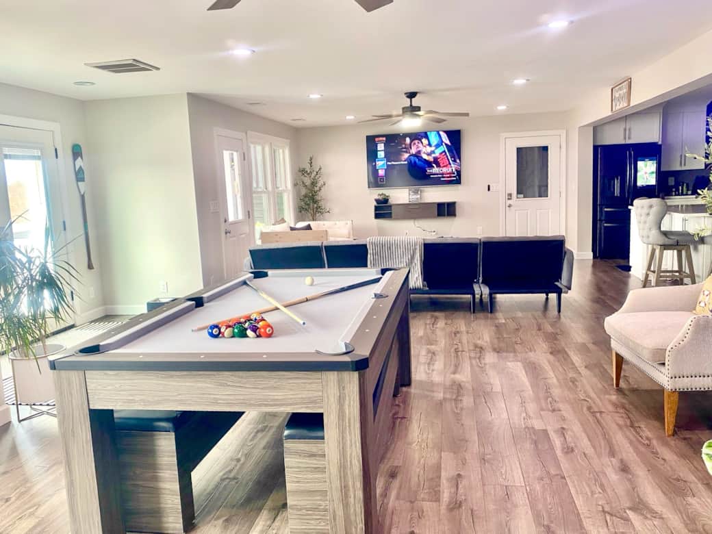 Pool table