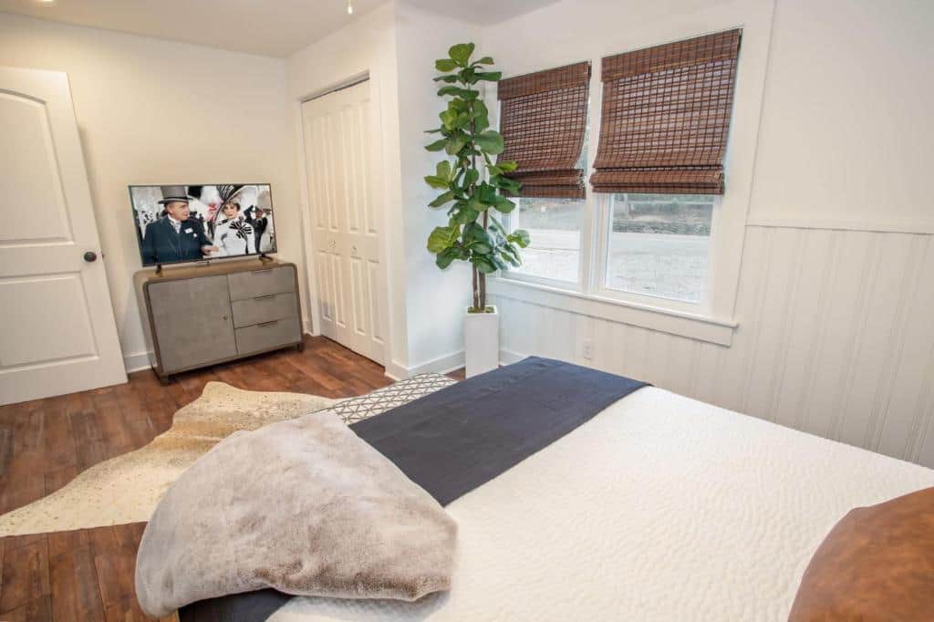 Queen bedroom living room