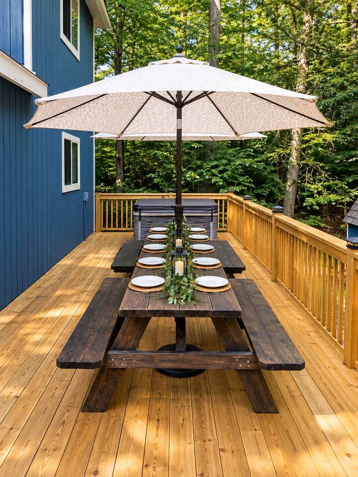 Dine outdoors, relax, and let the forest set the mood.