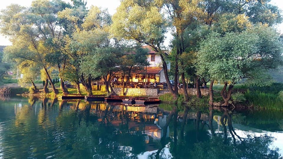 Restaurant River Dock – Culinary Delights by the Una
