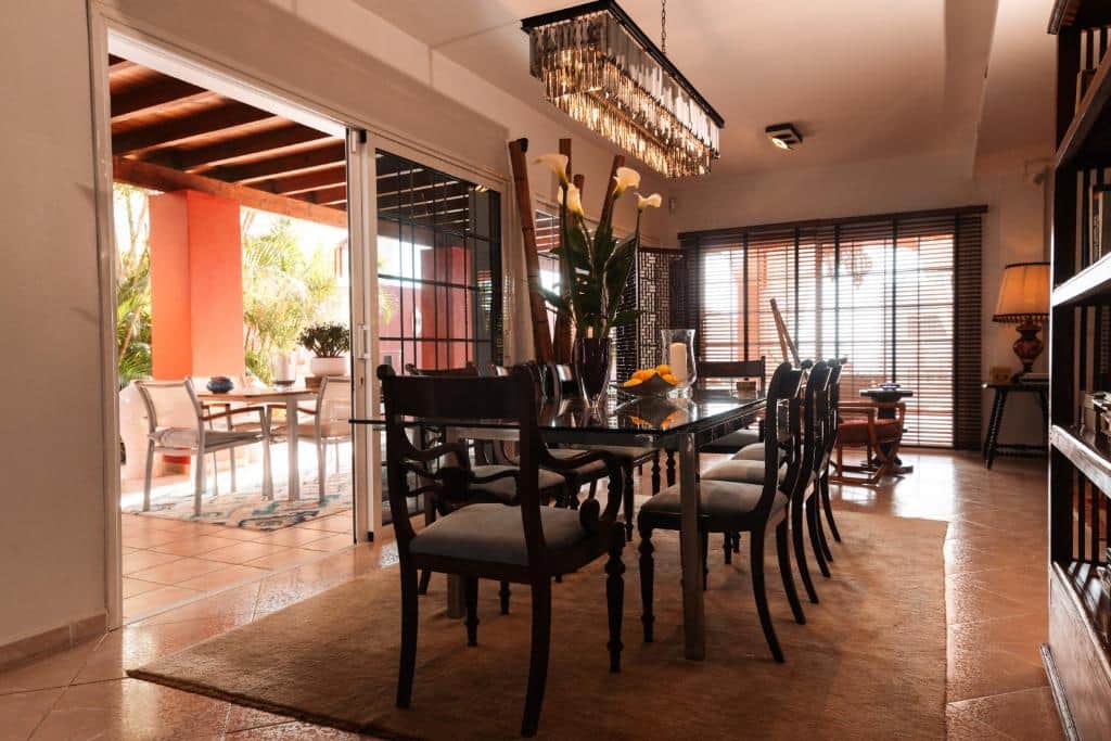 Interior/Exterior Dining.jpg