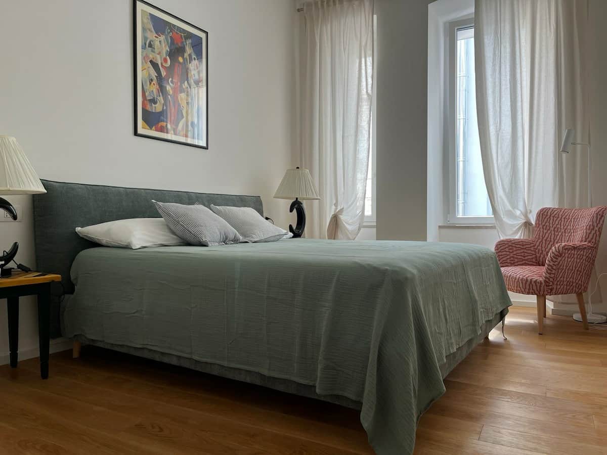 King-size bed in master bedroom 