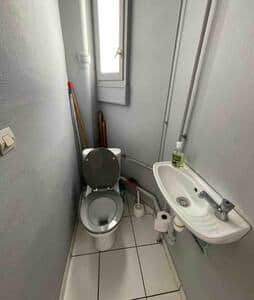 Toilettes communes