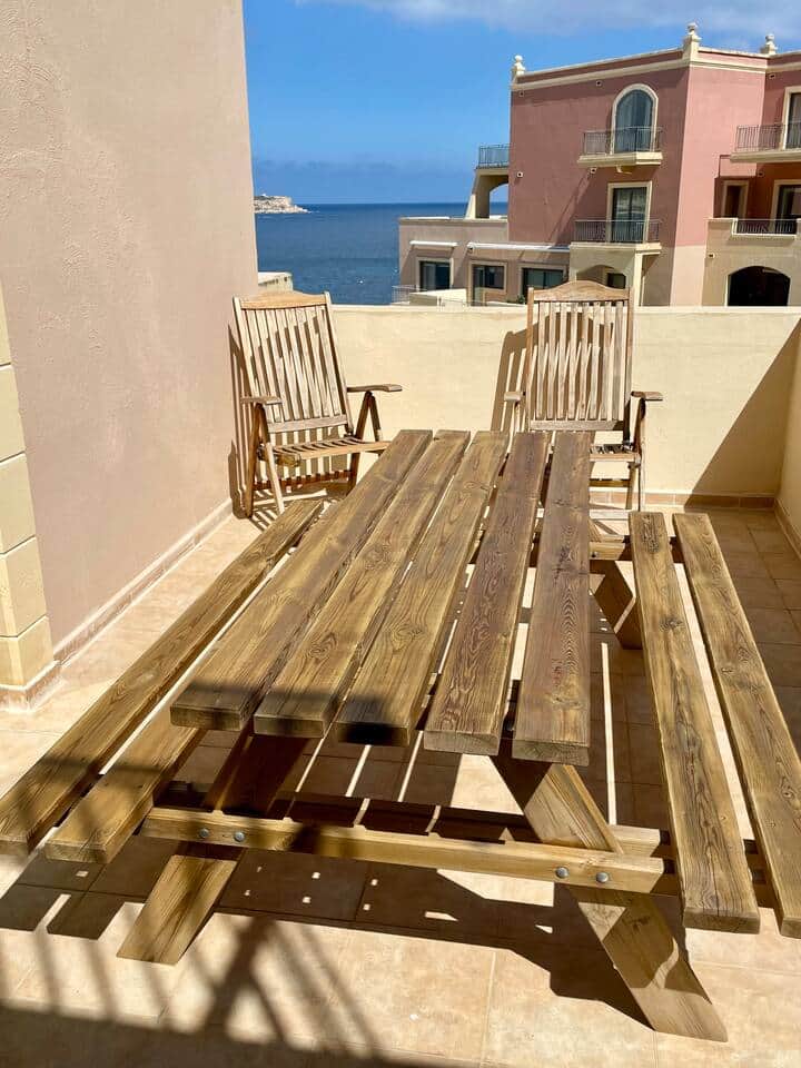 Side terrace picnic bench