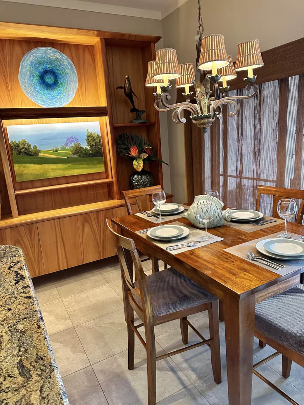 Dining Room and Table