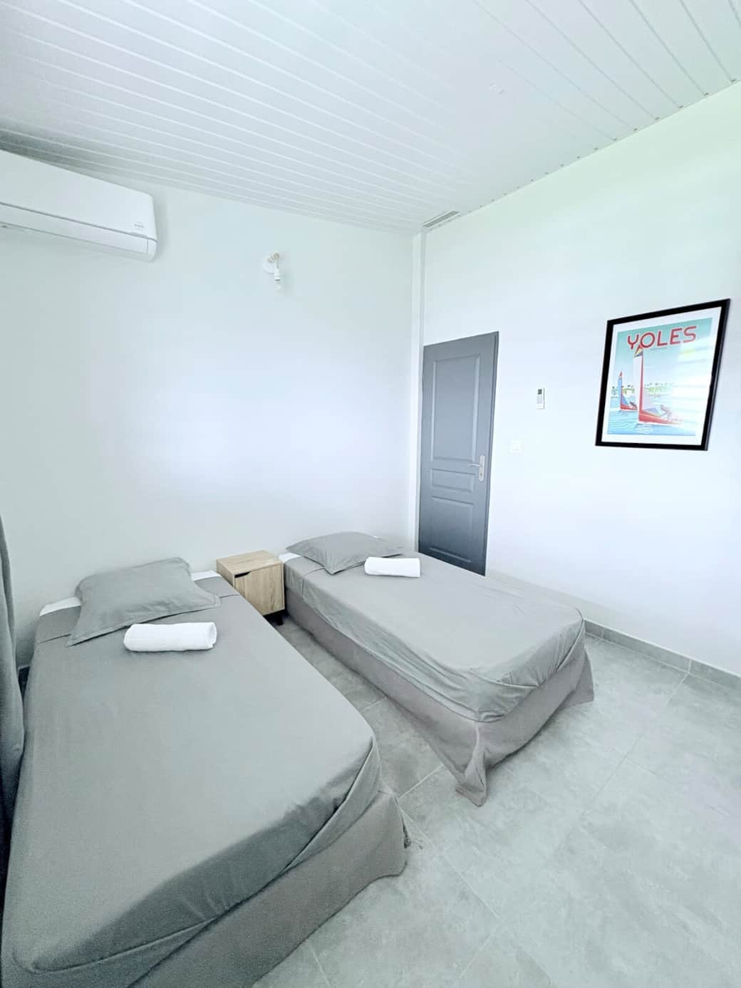Chambre 2 lits simples.