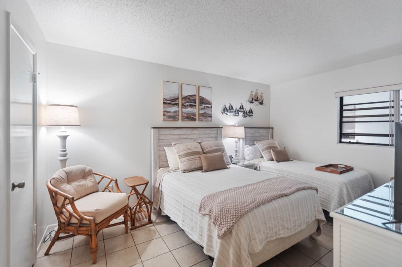 Secondary Bedroom with a Twin and a Full sized bed.