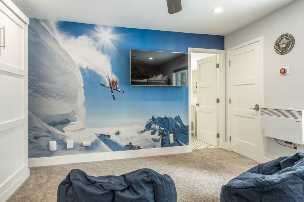 Bed 2 w/3 Queen Beds