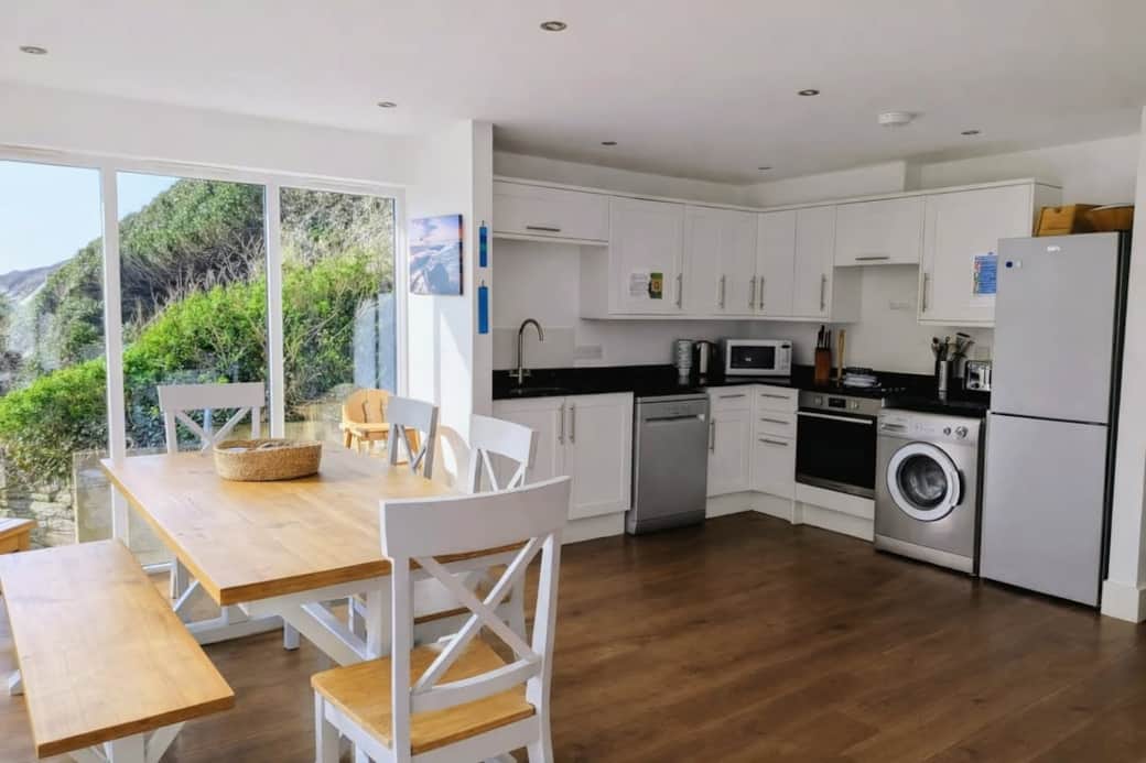 Rocklyn Kitchen / Dining Area 
