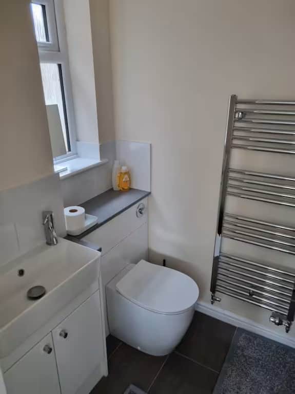 Old On Suite Bathroom
