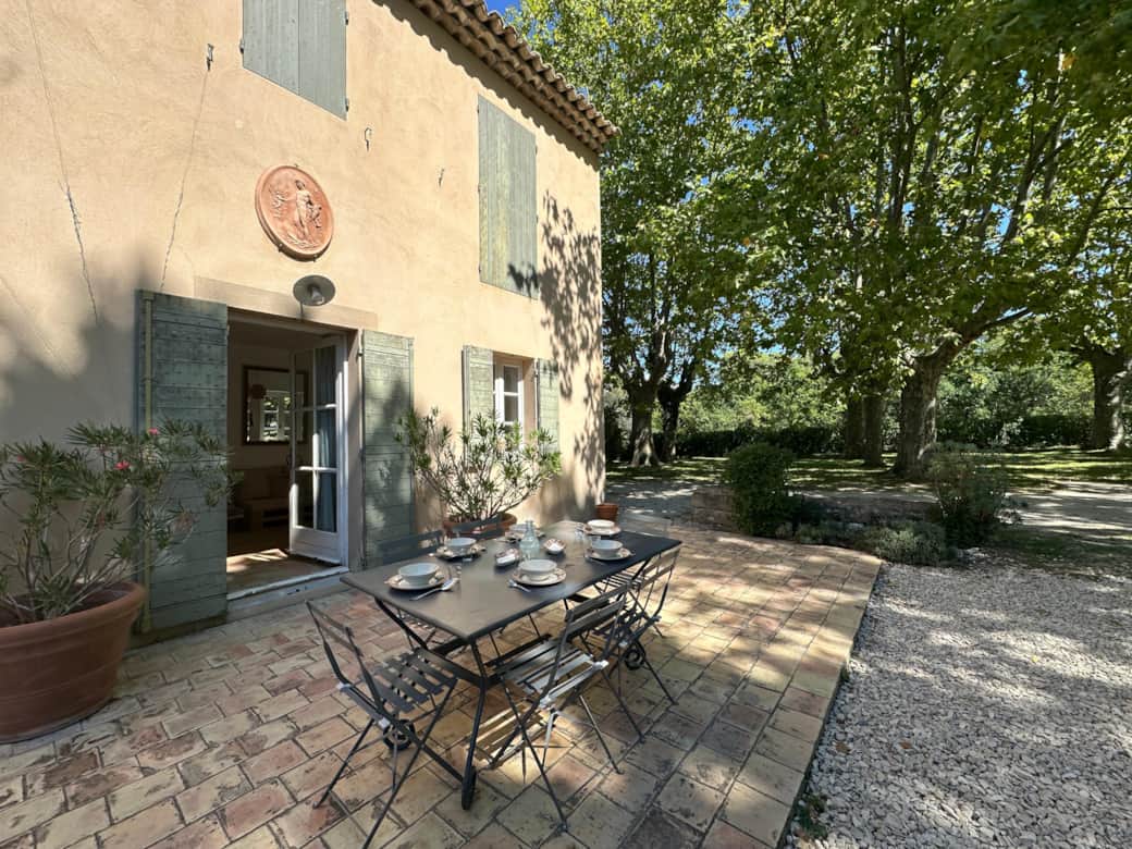 terrace, parasol, dining area, table, chairs, entrance, facade, garden
