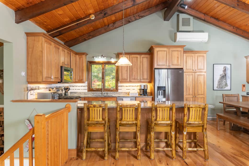 Dining area adjacent to countertop seating provides plenty of space for family meals. Dining area adjacent to countertop seating provides plenty of space for family meals.