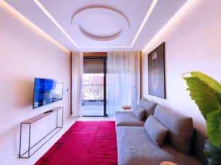 Appt de Luxe avec Terrasse, Piscine & Parking — photo 10