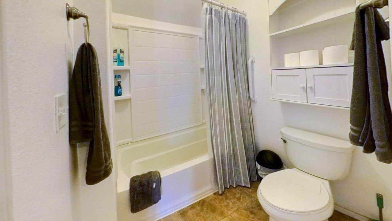 Private cottage with pool, hot tub, and free parking near downtown