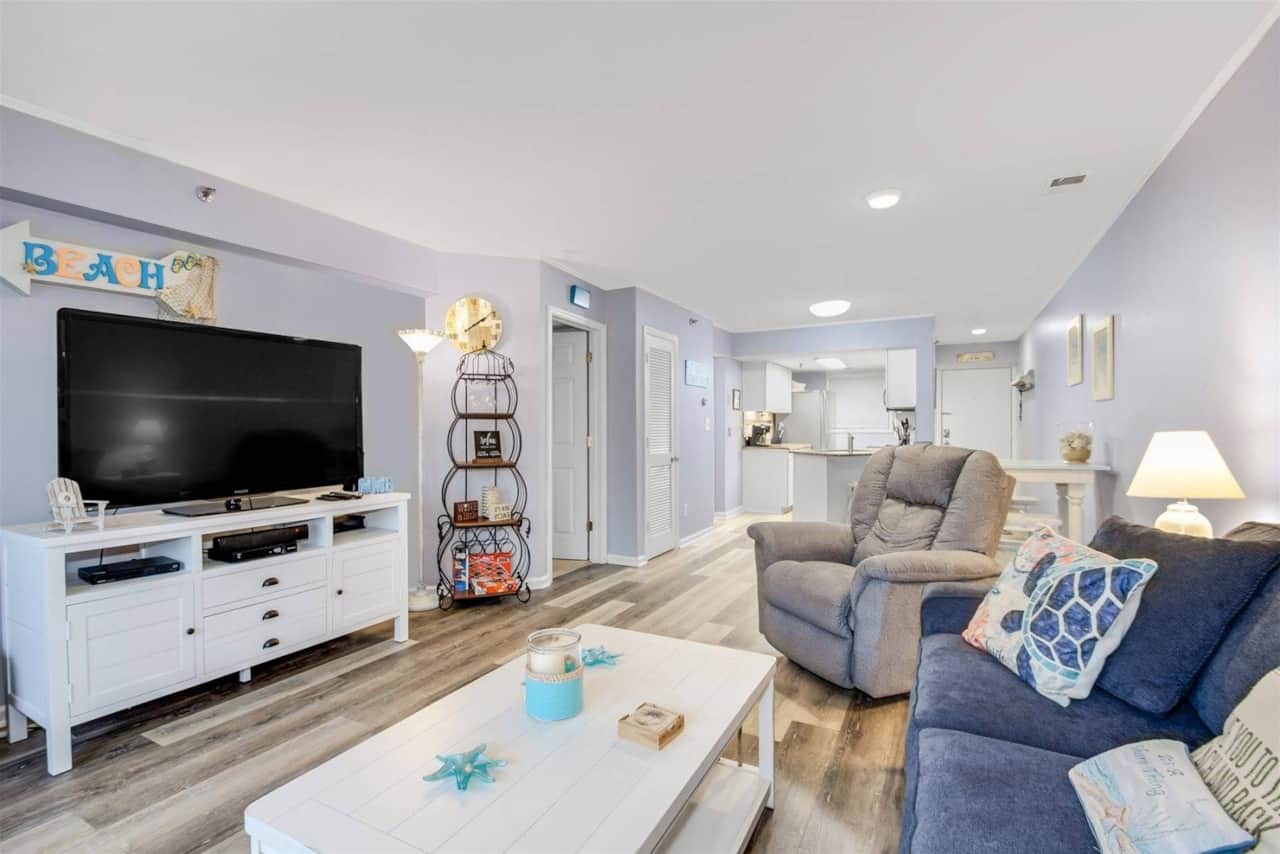 Living room 4