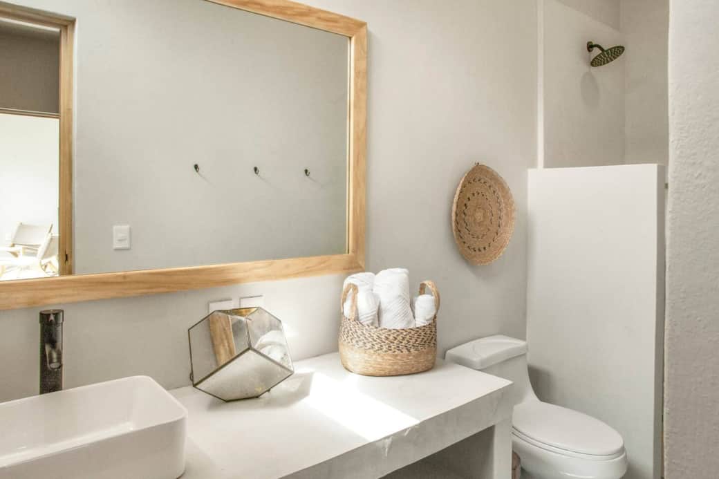 [Bathroom #2] ★ "Pictures didn't do this place justice."