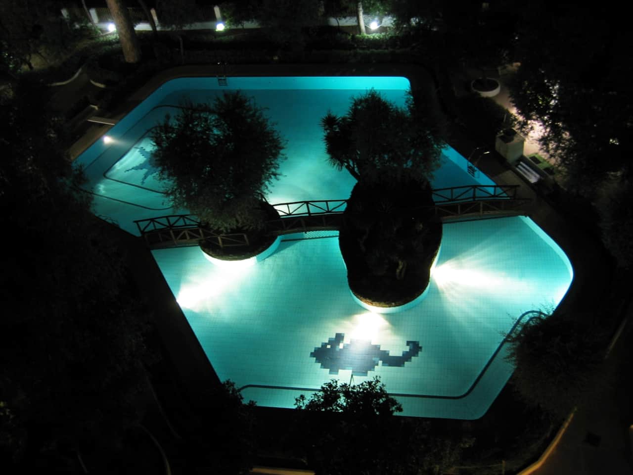 swimming pool share