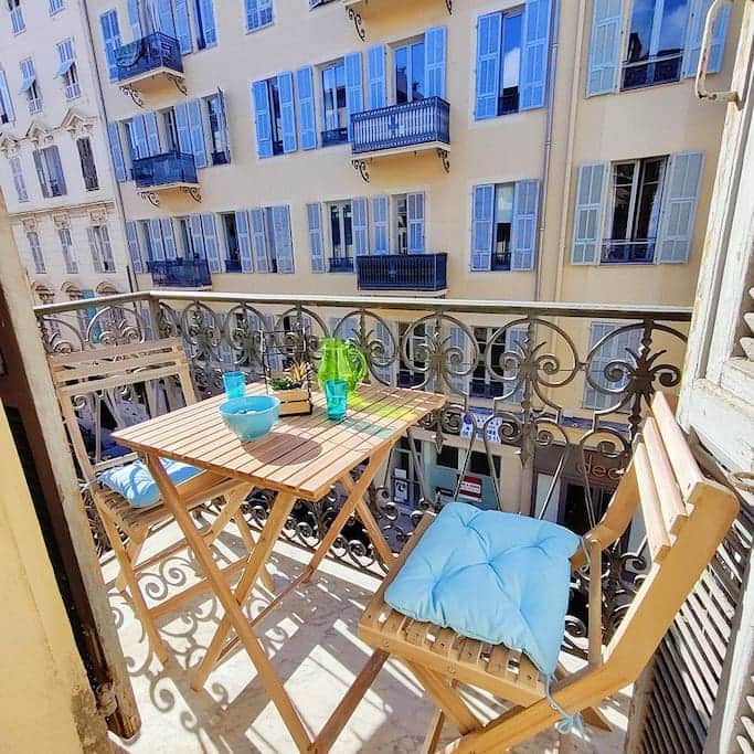 Balcony for 2 with lateral sea view Balcony for 2 with lateral sea view