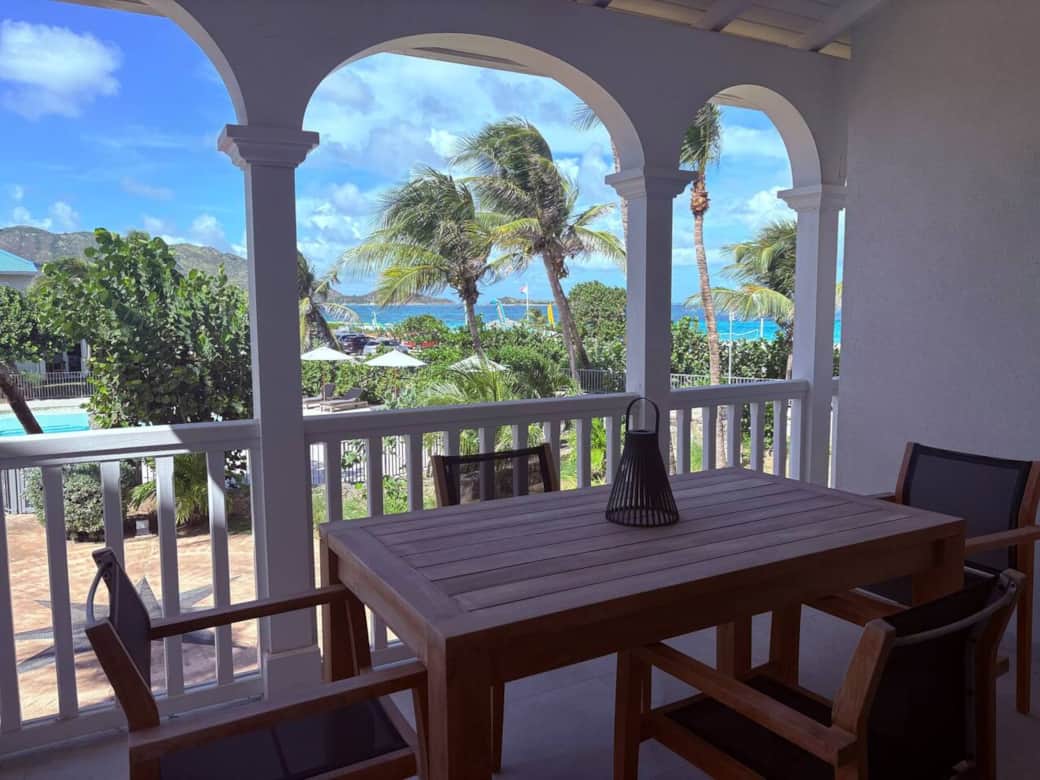 Dining table on the terrace Allamanda 106