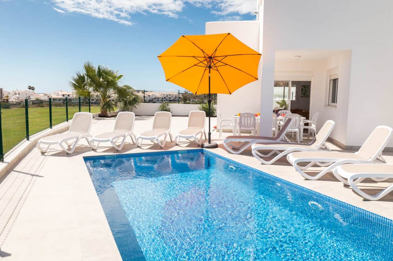 Pool (Outdoor)