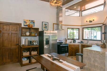 Natural, warm, functional kitchen