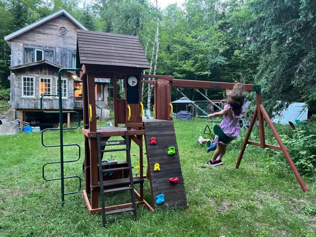 03 yard playground with chalet